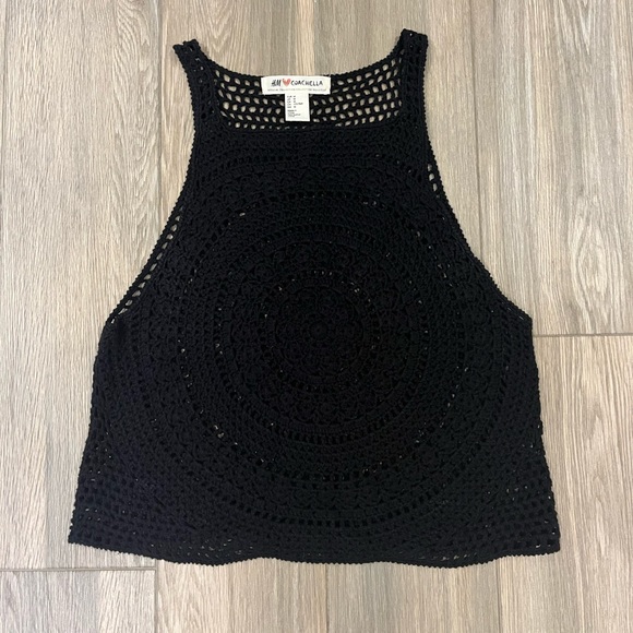 Knitted cropped tank top size medium - Picture 3 of 5